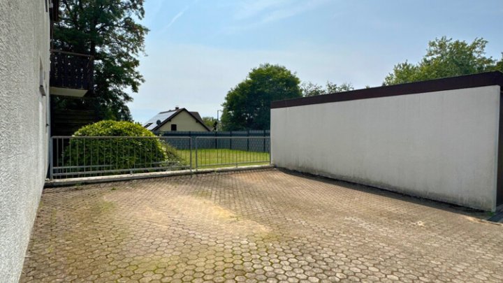 Schöne 2 ZKB-Wohnung mit EBK, Terrasse, Garten + Stellplatz in SLS - Picard