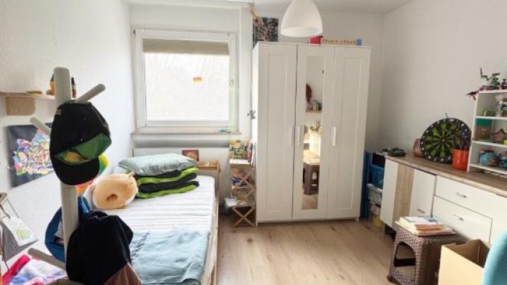 4 Zimmer, tolle Aussicht, gepflegtes Haus, nette Nachbarschaft, Balkon!