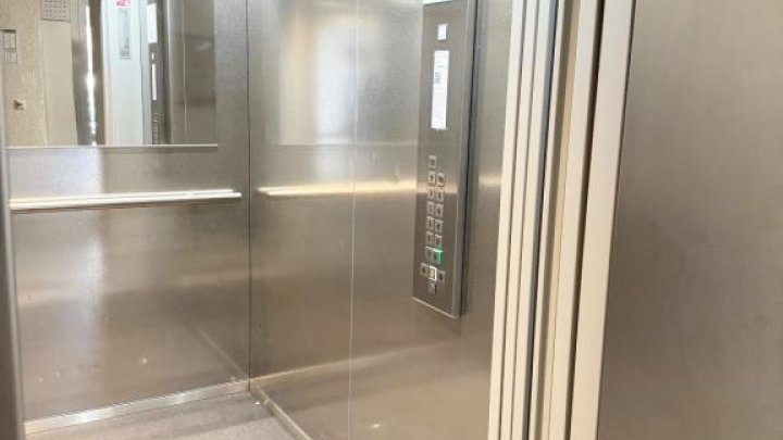 4 Zimmer, tolle Aussicht, gepflegtes Haus, nette Nachbarschaft, Balkon!