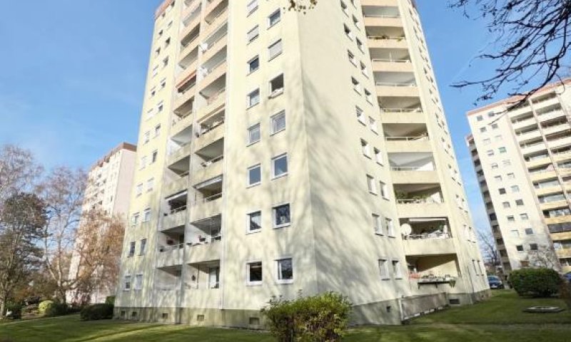 4 Zimmer, tolle Aussicht, gepflegtes Haus, nette Nachbarschaft, Balkon!