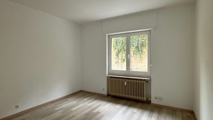 Gepflegte 3-ZKB-Wohnung im EG mit Loggia & Terrasse in ruhiger stadtnaher Lage