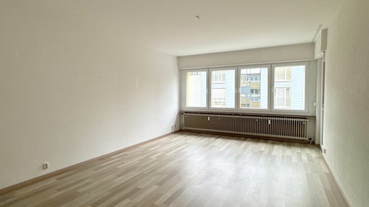 Gepflegte 3-ZKB-Wohnung im EG mit Loggia & Terrasse in ruhiger stadtnaher Lage