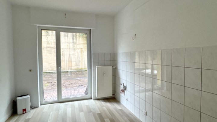 Gepflegte 3-ZKB-Wohnung im EG mit Loggia & Terrasse in ruhiger stadtnaher Lage