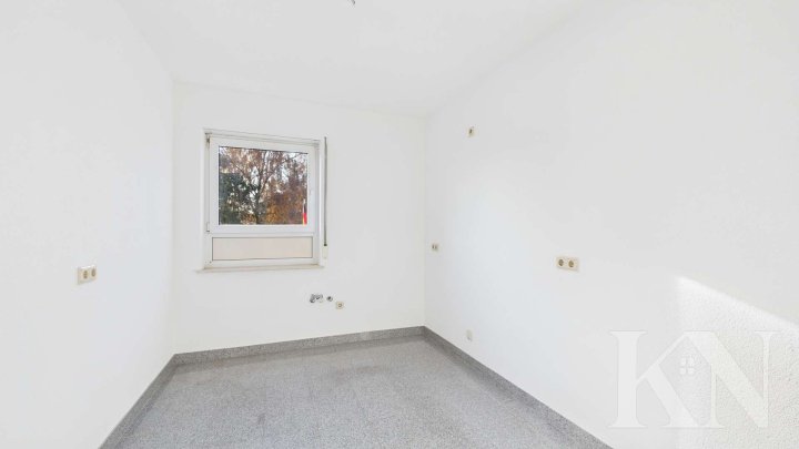 Großzügige 3-Zimmer-Mietwohnung mit Weitblick ins Grüne und Stellplatz!