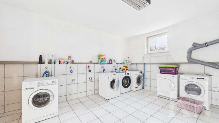 Großzügige 3-Zimmer-Mietwohnung mit Weitblick ins Grüne und Stellplatz!