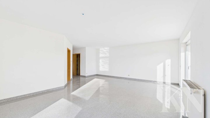 Großzügige 3-Zimmer-Mietwohnung mit Weitblick ins Grüne und Stellplatz!