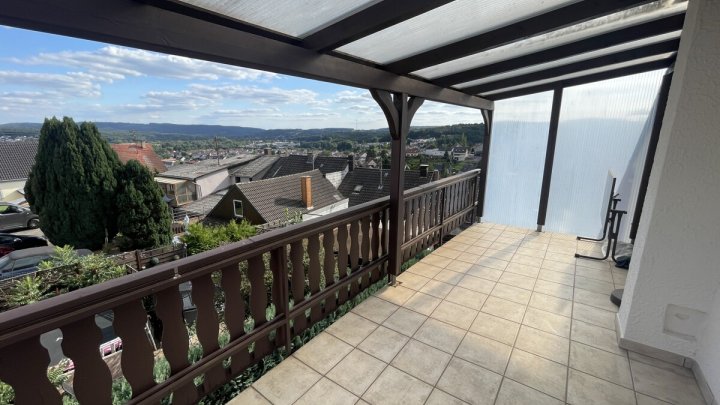 Familienfreundliches Einfamilienhaus mit Garten und Stellplatz