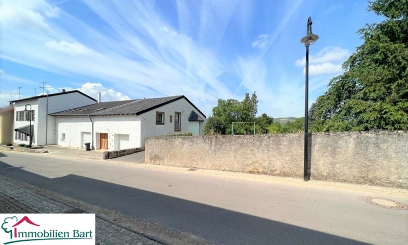 PERL: 3 WOHNUNGEN + 2 BAUGRUNDSTÜCKE (17 AR) GRENZE L-REMICH