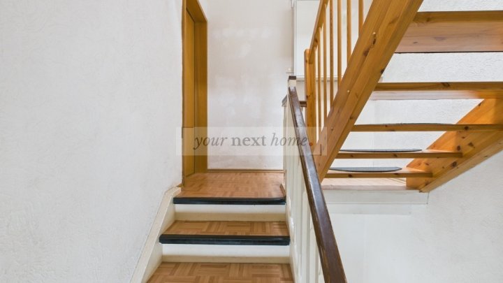 Wohnhaus mit 3 Wohnungen zu verkaufen. Der Preis ist heiß !!!