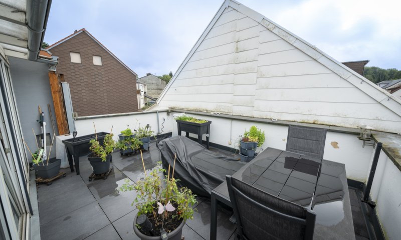 Kapital oder Eigennutzer Wohnung+Gewerbe mit Umbaupotenzial ohne Garten mit Terrasse