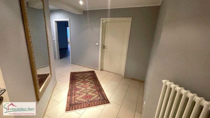 PERL: CHARMANTE ERDGESCHOSSWOHNUNG / 3 SCHLAFZIMMER / RUHIGE LAGE!