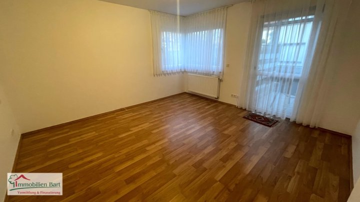 PERL: CHARMANTE ERDGESCHOSSWOHNUNG / 3 SCHLAFZIMMER / RUHIGE LAGE!