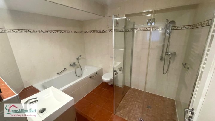 PERL: CHARMANTE ERDGESCHOSSWOHNUNG / 3 SCHLAFZIMMER / RUHIGE LAGE!