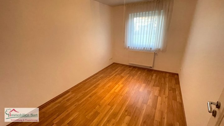 PERL: CHARMANTE ERDGESCHOSSWOHNUNG / 3 SCHLAFZIMMER / RUHIGE LAGE!
