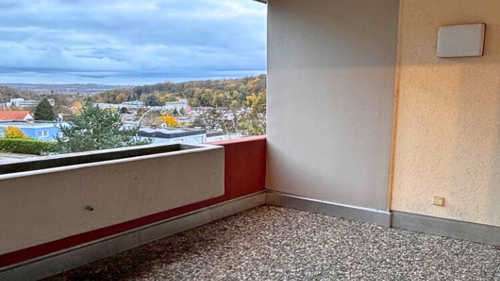 Gepflegte 2-ZKB-Wohnung mit Balkon & Außenstellplatz