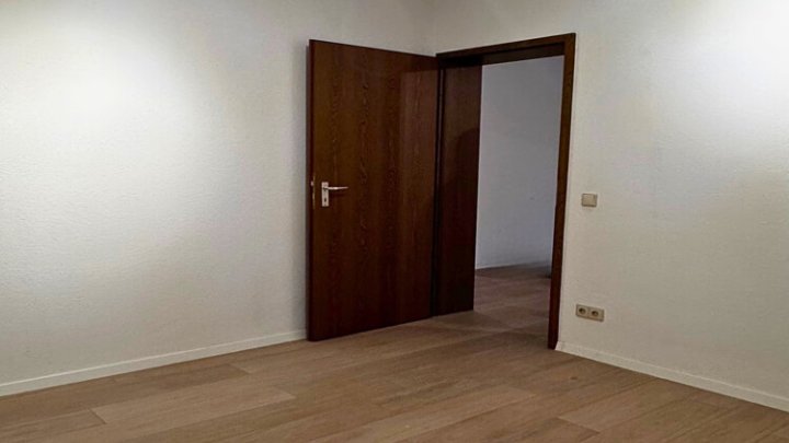 Gepflegte 2-ZKB-Wohnung mit Balkon & Außenstellplatz
