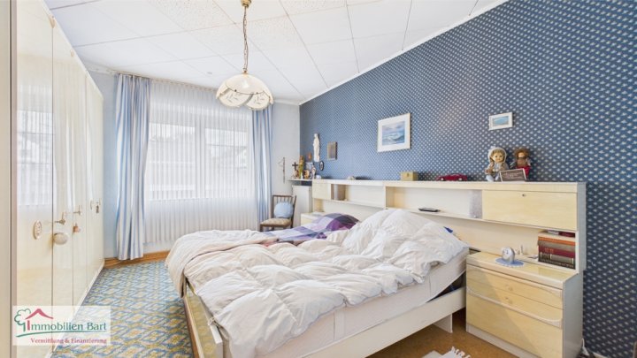 GRENZE L-SCHENGEN: GEPFLEGTES WOHNHAUS MIT GARTEN UND GARAGE