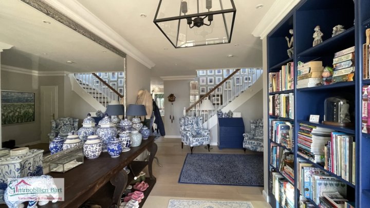 DESIGNERVILLA MIT POOL AN DER LUXEMBURGISCHEN GRENZE!