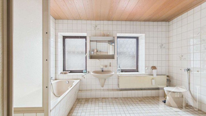 Einfamilienhaus mit Scheune und Ausbaupotenzial in Marpingen-Urexweiler!