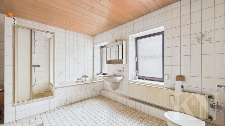 Einfamilienhaus mit Scheune und Ausbaupotenzial in Marpingen-Urexweiler!