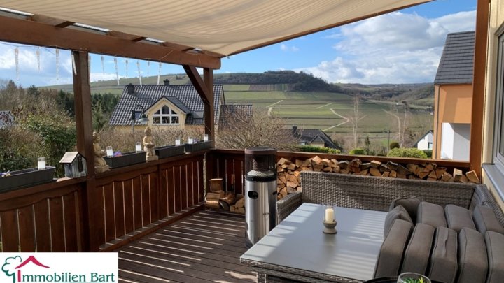 NITTEL: WOHNHAUS MIT KELLER + PHOTOVOLTAIK AM ORTSRAND!