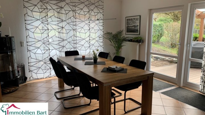 NITTEL: WOHNHAUS MIT KELLER + PHOTOVOLTAIK AM ORTSRAND!