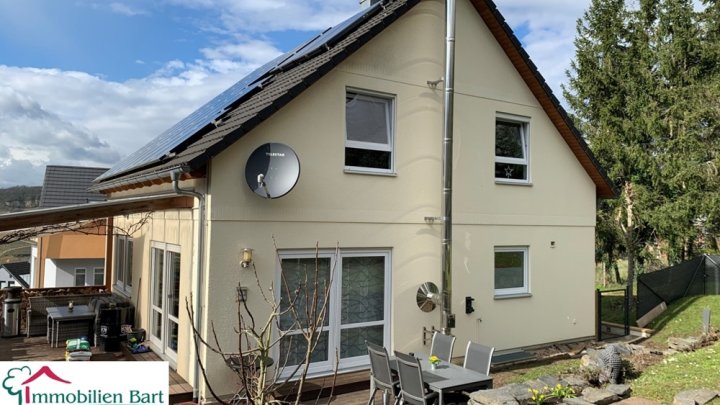 NITTEL: WOHNHAUS MIT KELLER + PHOTOVOLTAIK AM ORTSRAND!