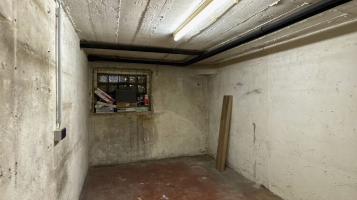 Gut geschnittenes Einfamilienhaus mit Garage und Garten