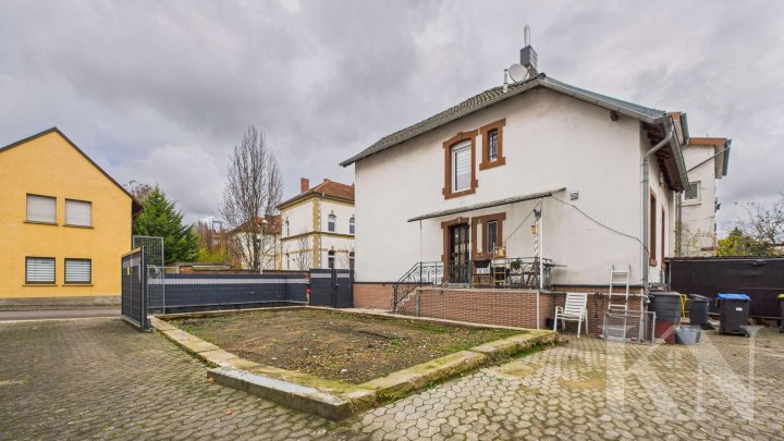 Platz, Potenzial & perfekte Lage – Doppelhaushälfte im Herzen von St. Arnual!