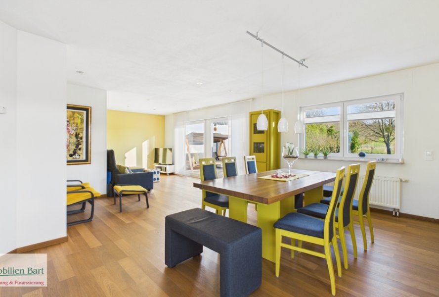 Wohn-/Essbereich EG mit Zugang zur Terrasse 