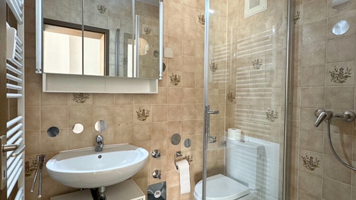 Gepflegte 2-ZKB-Wohnung mit Balkon & Außenstellplatz