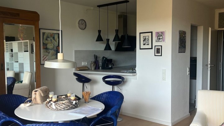 Neu renovierte möblierte 1,5 Zimmer Wohnung in Saarbrücker Innenstadt zu verkaufen