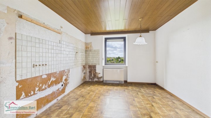 15 MIN. BIS L-REMICH: WOHNHAUS MIT ELW + GROSSER GARAGE