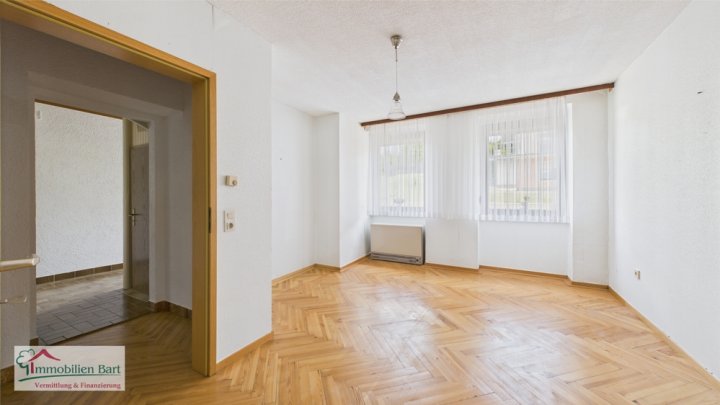 15 MIN. BIS L-REMICH: WOHNHAUS MIT ELW + GROSSER GARAGE