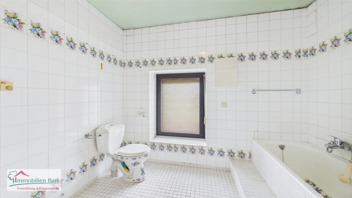 15 MIN. BIS L-REMICH: WOHNHAUS MIT ELW + GROSSER GARAGE