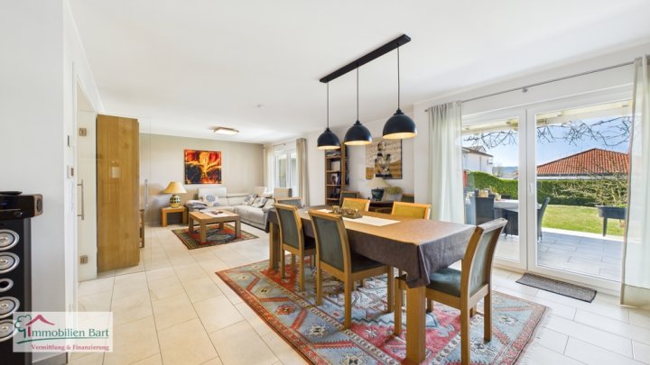 NENNIG: NEUWERTIGES, MASSIVES WOHNHAUS IN TOP LAGE AN DER GRENZE LUXEMBURG!