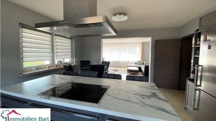 MERZIG: WOHNHAUS MIT 225 M² WFL. AUF TOLLEM 10 AR GRUNDSTÜCK