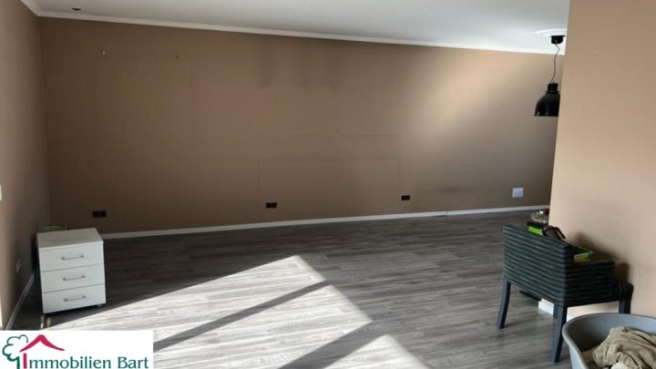 348 M² WFL. , 3 WOHNUNGEN + GARAGEN + GARTEN + AUSBAUPOTENZIAL!