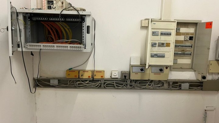 Gewerbeeinheit auf einem großen zentral gelegenen Grundstück in Wadgassen zu verkaufen