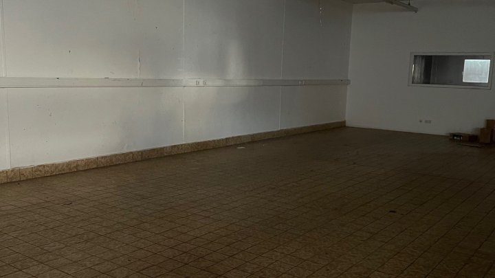 Gewerbeeinheit auf einem großen zentral gelegenen Grundstück in Wadgassen zu verkaufen