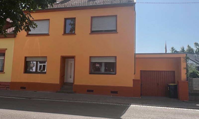Teilvermietetes 2-Familienhaus mit Ausbaupotential in Randlage von Neunkirchen/Saar zu verkaufen
