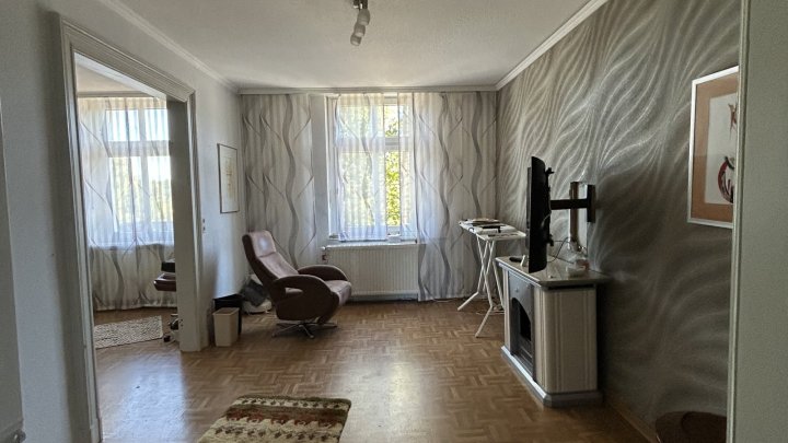 Liebhaberobjekt - einseitig angebautes historisches Vierfamilienhaus in Illingen zu verkaufen