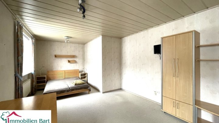 ATTRAKTIVES ANWESEN MIT VIEL PLATZ INNEN & AUßEN!