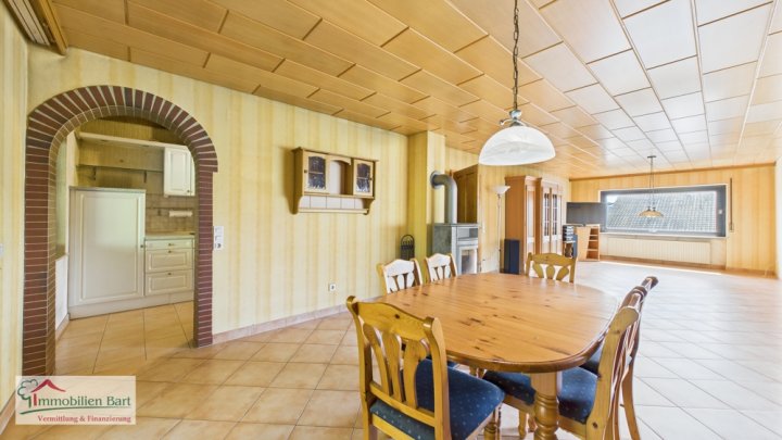 SCHMELZ-HÜTTERSDORF: WOHNHAUS IN RUHIGER LAGE MIT GROSSEM GARTEN!