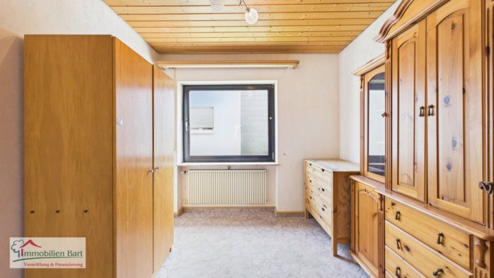 SCHMELZ-HÜTTERSDORF: WOHNHAUS IN RUHIGER LAGE MIT GROSSEM GARTEN!