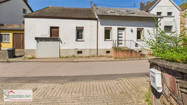 GRENZNÄHE: WOHNHAUS (148 M² WFL.) IN NATURNAHER WOHNLAGE