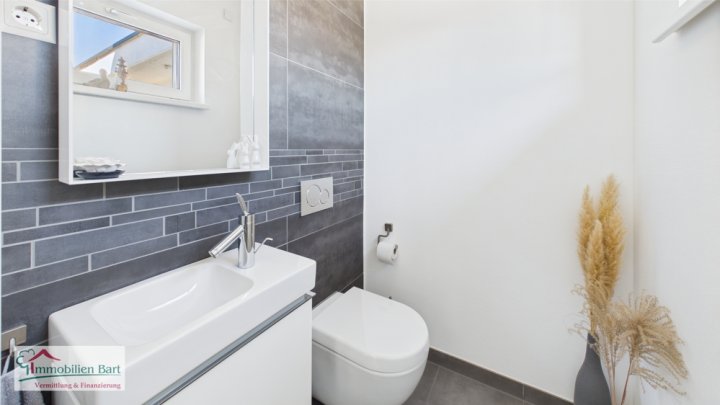 GRENZE L-WORMELDANGE: TOLLES WOHNHAUS / TOLLES GRUNDSTÜCK / 2 BÄDER / GROSSE GARAGE / TOP LAGE!