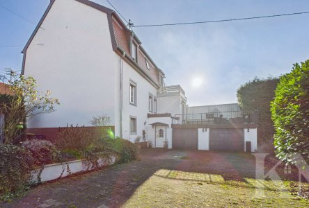 Seitenansicht / Garagen