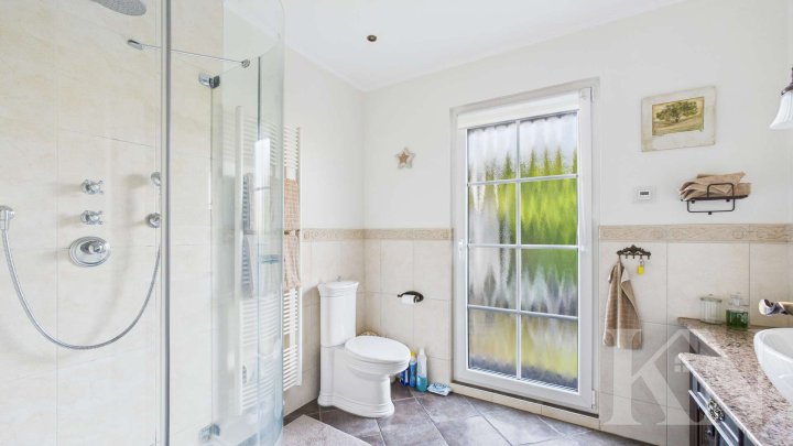 Vielseitiges Ein- bis Zweifamilienhaus in Saarbrücken-Güdingen!