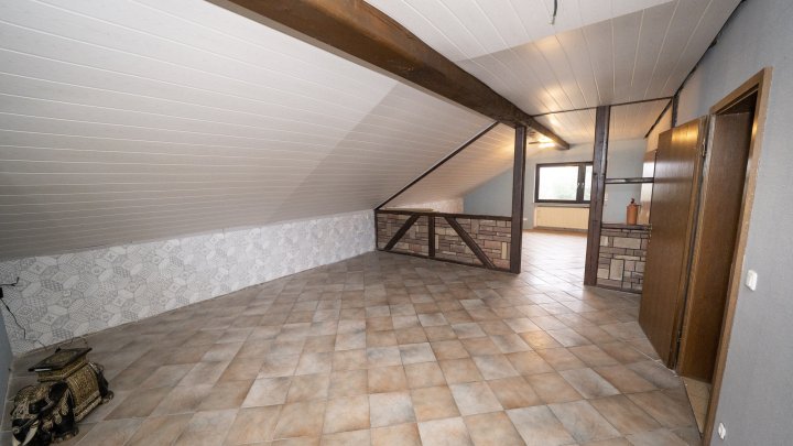 Gepflegtes Ein - Zweifamilienhaus ruhig gelegen im Grünen